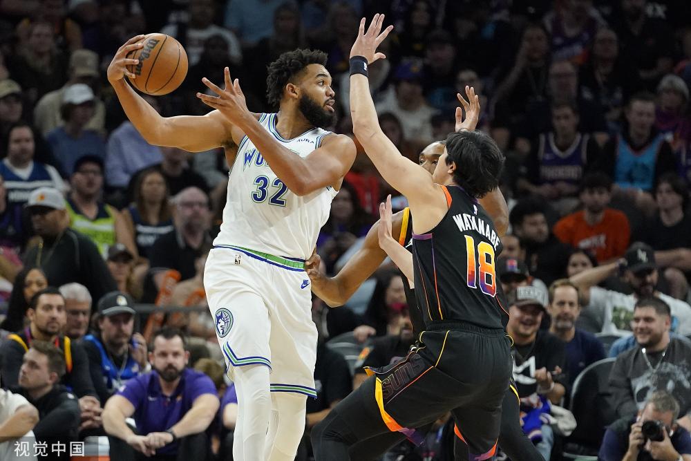 在足球场上 在足球场上